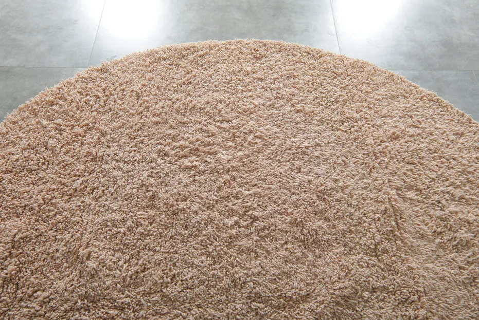 Tapis rond berbère Tislit rose, vue 7 sur 7