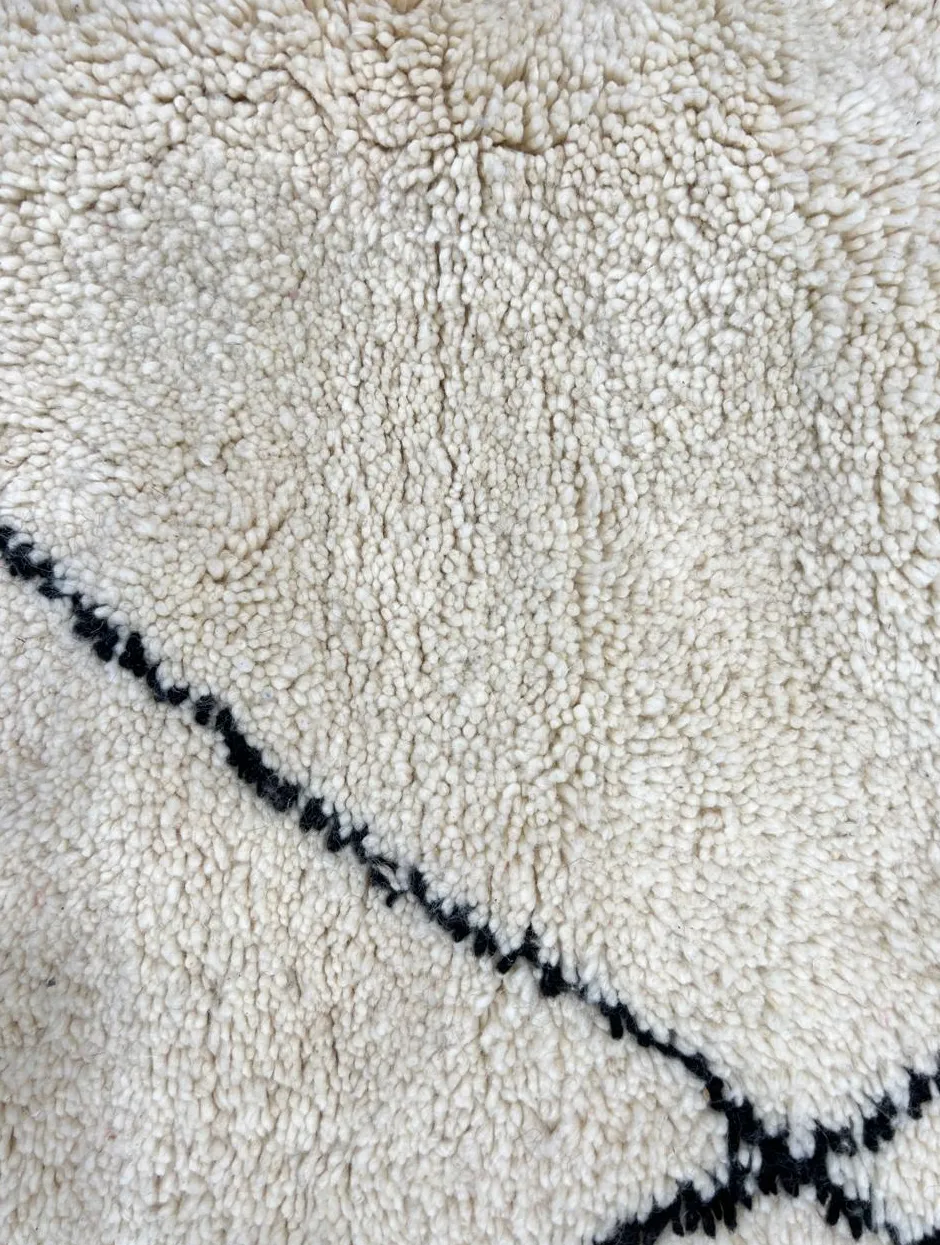 Tapis rond berbère Tissint blanc à losanges, vue 4 sur 4