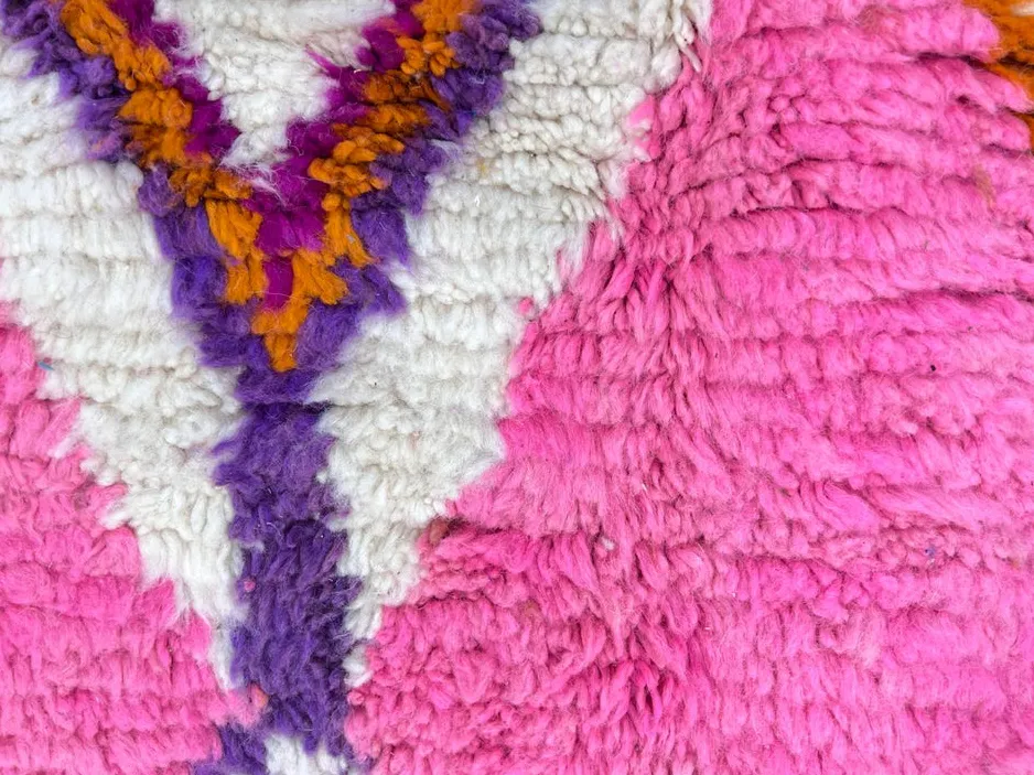 Tapis rond berbère Tiznit multicolore aux motifs géométriques, vue 3 sur 4